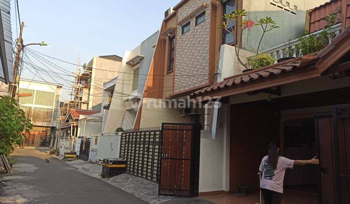 Rumah Cantik Rawamangun + Furnished, Lokasi Terbaik, Siap Huni 1