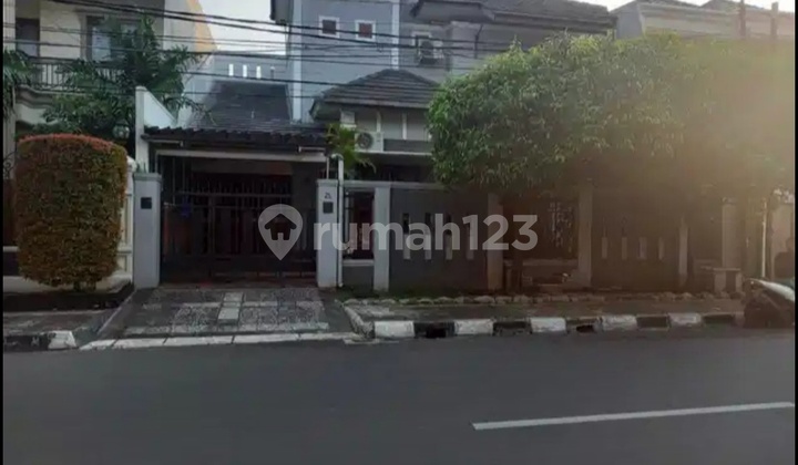 Rumah Jalan Gurame Raya Rawamangun, Lokasi Terbaik Dan Nyaman, Akses Strategis.