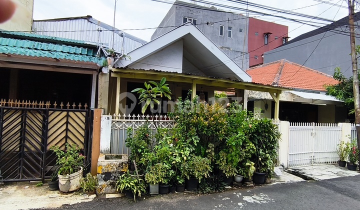 Rumah Jalan Cakalang Dalam Komplek Rawamangun Yang Tenang,nyaman, Dan Lingkungan Yang Baik, Akses 2 Mobil, Strategis