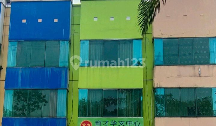 At Ruko Cyberpark, Gajahmada Boulevard Street, West Panunggangan, Cibodas, Tangerang City, Banten, Indonesia, 15139, Lippo Karawaci 1