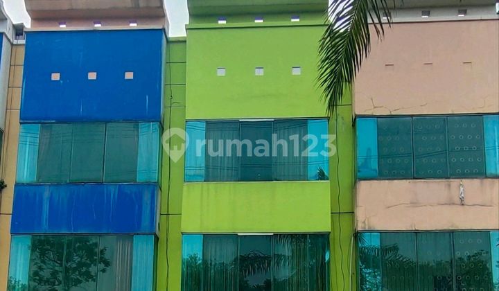 At Ruko Cyberpark, Gajahmada Boulevard Street, West Panunggangan, Cibodas, Tangerang City, Banten, Indonesia, 15139, Lippo Karawaci 2