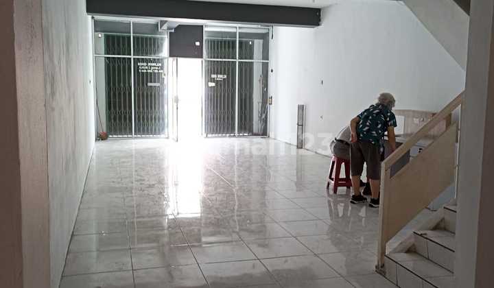 Shop house by the main roadside 2