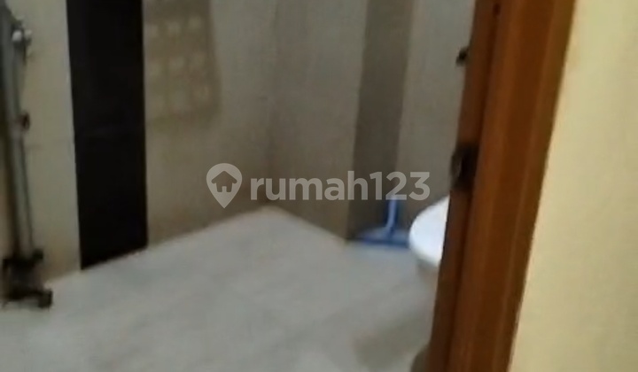 Sunter 1.5-Story House 2