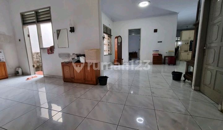 Rumah Dijual di Rajawali Selatan bisa untuk Usaha