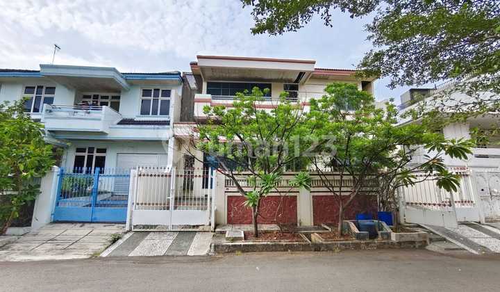 Rumah Karang Bolong di Ancol Barat Lingkungan Tenang Dijual Cepat