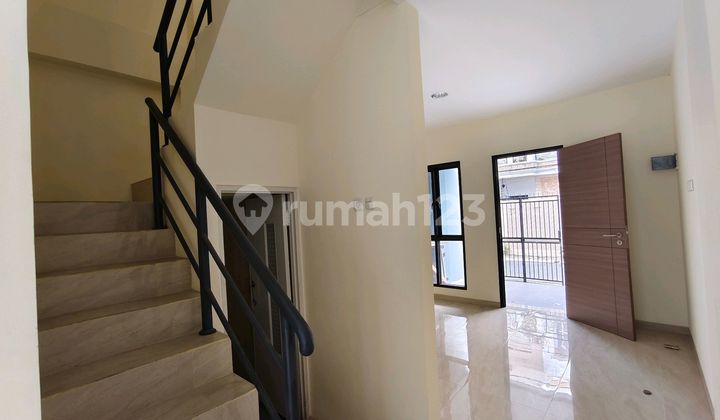 Rumah Baru Kemayoran Sumur Batu Dijual Cepat