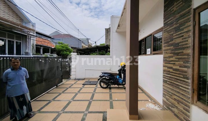 Rumah Kemayoran Siap Huni Dekat ke Cempaka Putih Luas 137