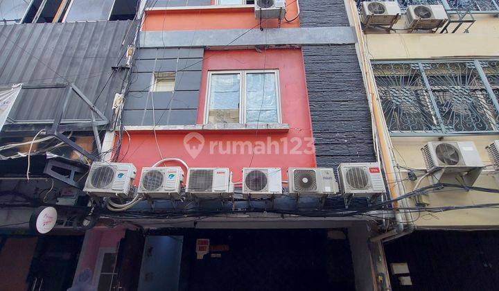 Kost Kostan 18 Kamar Wc Dalam di Mangga Besar, Taman Sari 1