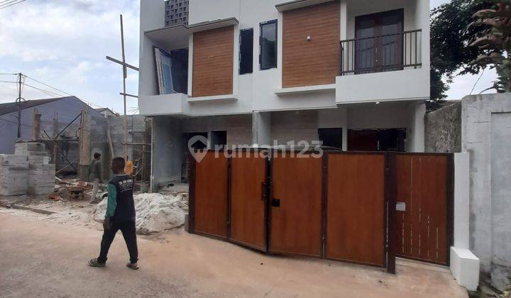 Hunian mewah 2lantai siap huni termurah sekota bekasi cuma 700jt an 1