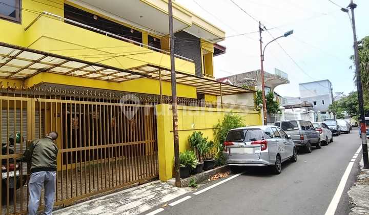 Rumah Kemayoran 2lantai Bagus Siap Pakai Strategis Cocok Untuk Usaha