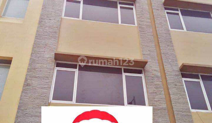 Ruko Baru Renov di daerah Kota, Jakarta Barat  1