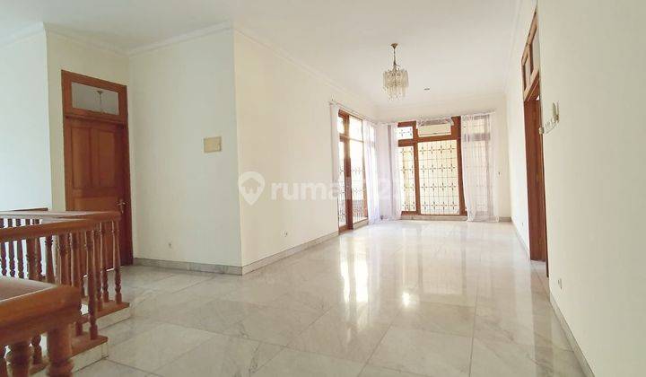 Rumah Menteng 2 Lantai Siap Huni bagus swimmingpool 8