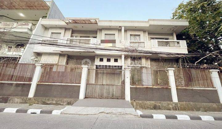 Rumah 2 Lantai Kemayoran Hoek di jual murah SHM 1