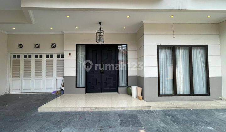 Rumah Lux Furnished Di Area Senopati - Scbd Jaksel  1