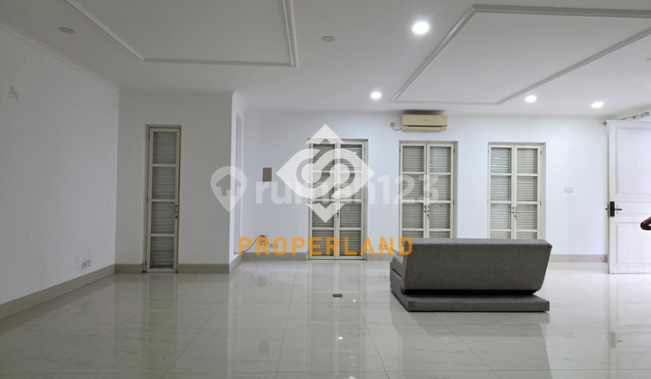 American Classic House Dalam Town House Di Kemang 2