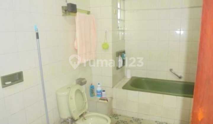 Rumah Terawat Asri Ada Kolam Renang dan Kost di Sayap Dago 2