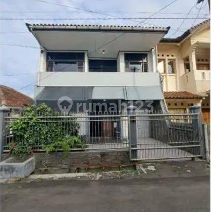  Rumah Kokoh Strategis Akses Dua Mobil Di Cikutra Bandung 1