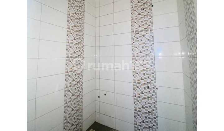 New 2-Storey Strategic Ready-to-Use Shop House on Peta Street, Bandung 2