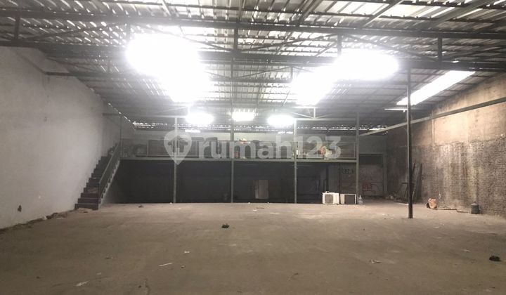 Strategic Land and Warehouse Suitable for Business at Soekarno Hatta Bandung