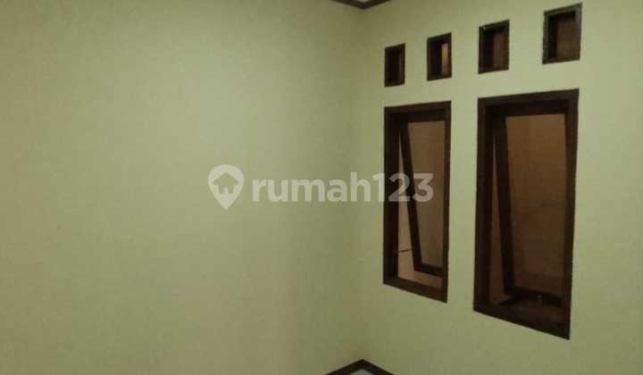Rumah Mungil Siap Pakai Area Jalan Logam Buah Batu Bandung