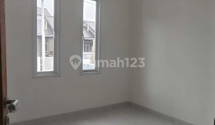 Rumah Minimalis di Cluster Taman Kopo Indah 1 2