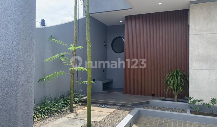 Rumah Baru Cantik Minimalis Area Turangga Dekat Trans Studio