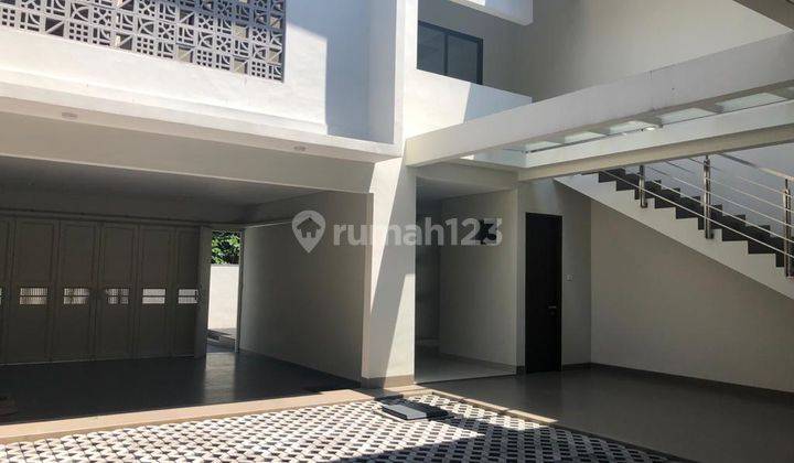 Rumah Modern Minimalis 2 Lantai di Sayap Lengkong Bandung 2