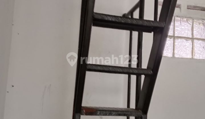 Strategic 3-Story Shop House Near Mtc Soekarno Hatta Car Gate 2