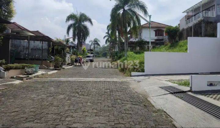 Rumah SHM di Kolonel Masturi Cimahi Hadap Barat 3