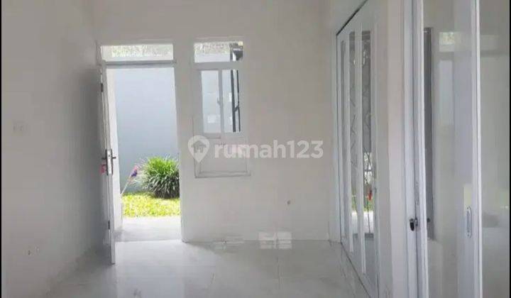 Rumah SHM di Kolonel Masturi Cimahi Hadap Barat 5