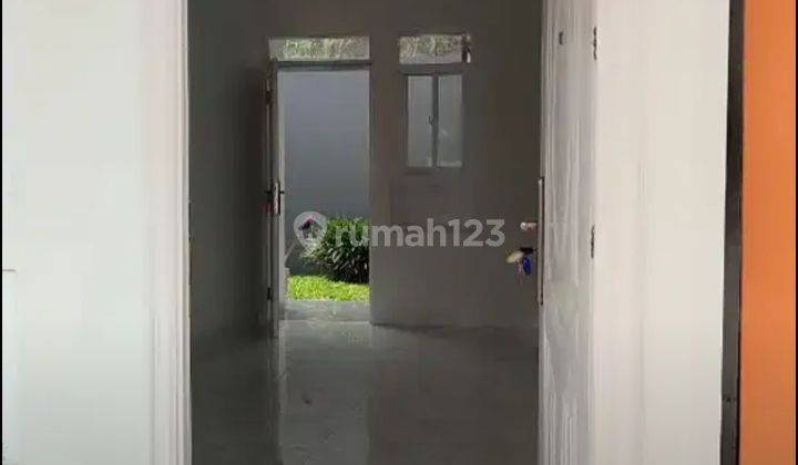 Rumah SHM di Kolonel Masturi Cimahi Hadap Barat 12