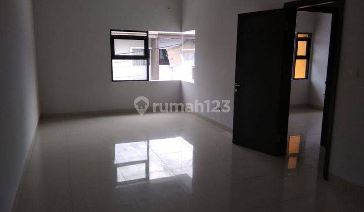 Rumah Bagus 2 Lantai SHM di Sayap Sukajadi Dekat Tol Pasteur 5