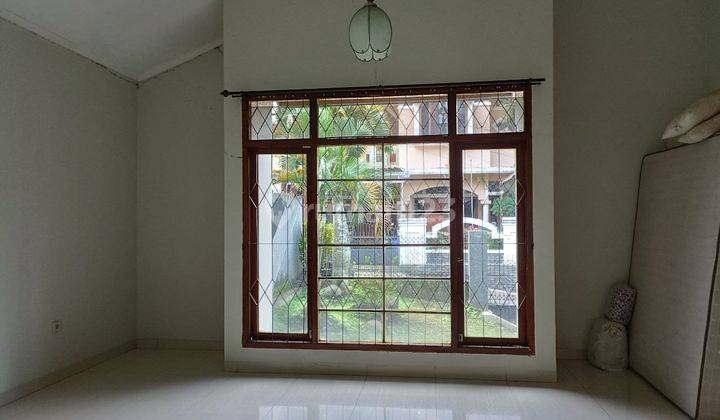 Rumah Bagus SHM di Sayap Dago 2 Lantai Hadap Timur 13