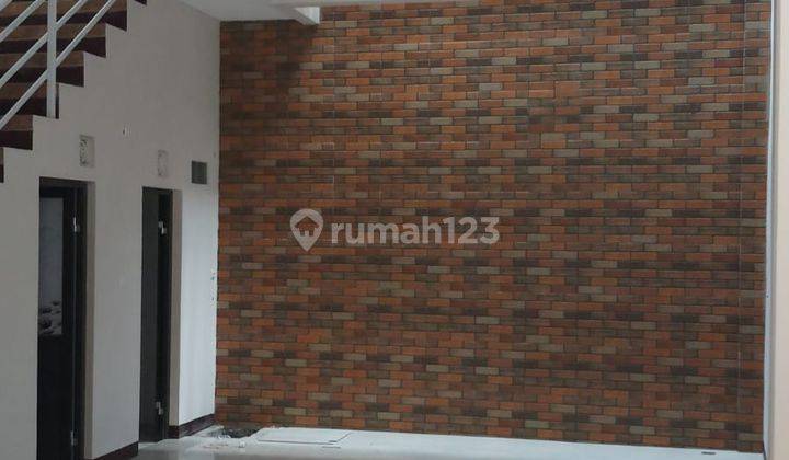 Rumah Minimalis 2 Lantai Siap Huni di Sayap Peta Tegalega 2