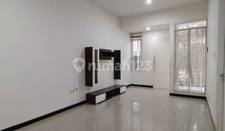 Minimalist House Ready to Occupied in Taman Kopo Indah Tki 5