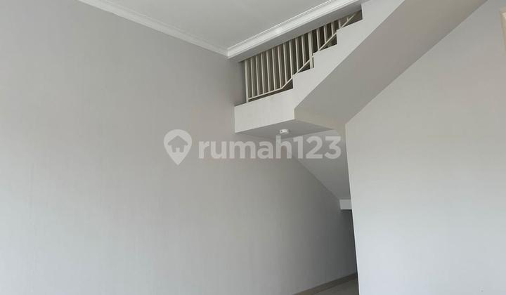 New 3-Story Ready-to-Use Shop House at Podomoro Park South Boulevard 2