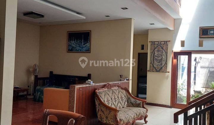 Rumah Modern Bangunan Kokoh Di Cikutra Bandung Utara 1