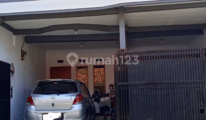 Rumah 3 Lantai Nyaman Terawat di Jalan Pasantren Cimahi Utara 1