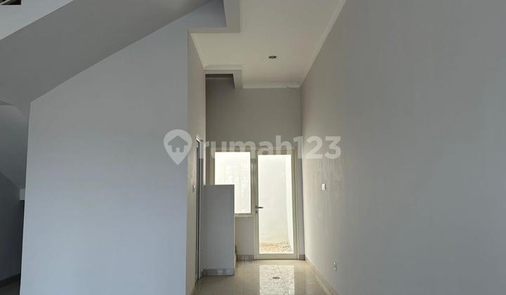 New 3-Story Ready-to-Use Shop House at Podomoro Park South Boulevard 1