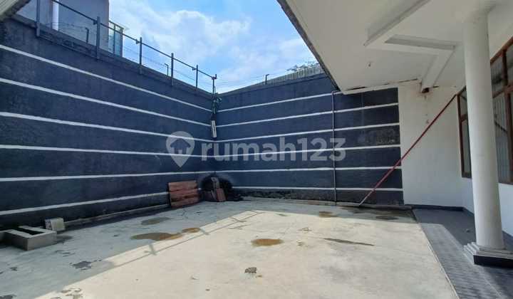 Ready-to-Live House Can Be Used for Office in Kembar Mas Bandung Ready-to-Live House Can Be Used for Office in Kembar Mas Bandung