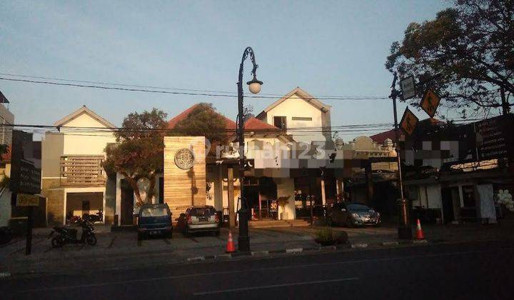 Ruang Usaha Ex Resto Cafe Strategis Di Mainroad Riau Bandung 1