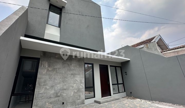 Rumah Baru 2 Lantai Siap Huni di Area Kembar BKR Bandung