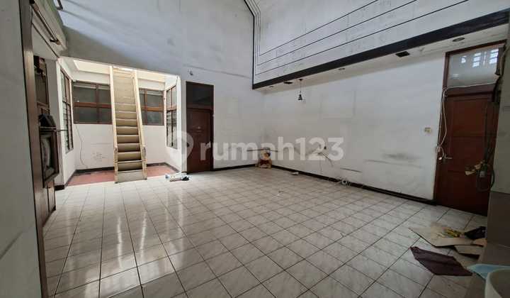 Rumah Besar Strategis Bisa Untuk Usaha di Sayap Buah Batu Bandung 2