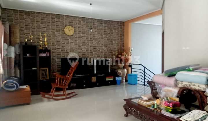 Spacious House with Swimming Pool in Pasteur Wing, Bandung 2