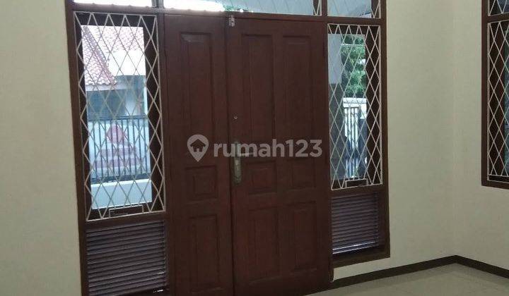 Rumah Minimalis 2 Lantai Siap Huni Dalam Komplek di Turangga 2