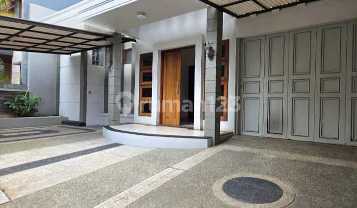 Rumah Siap Pakai di Komplek Singgasana Pradana Mekarwangi Bandung 1