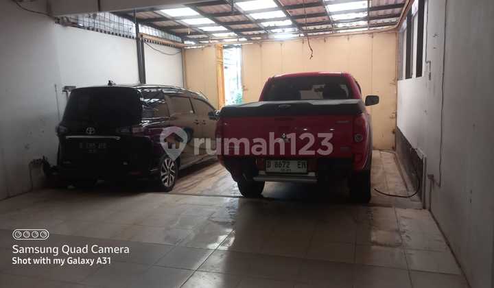 Strategic Ready-to-Use Ruko in Pasteur Wing, Bandung 2