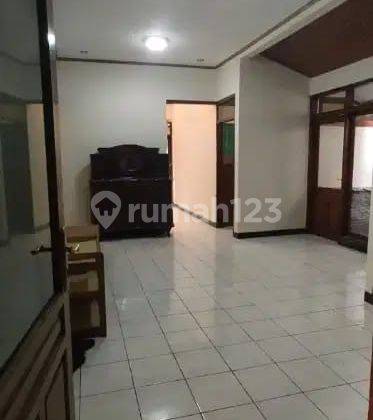 Rumah Lama Terawat Siap Huni di Komplek Guruminda Arcamanik 2