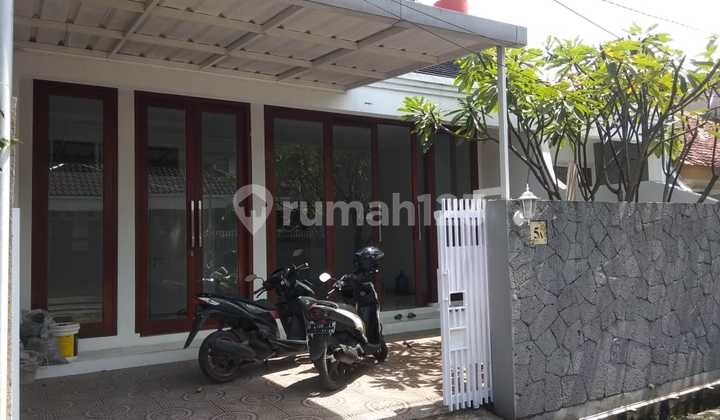 Minimalist House Strategically Located in Lodaya Burangrang City Center Area Minimalist House Strategically Located in Lodaya Burangrang City Center Area