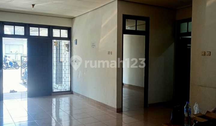 Strategic Comfortable House on Jakarta Antapni Road Extension, Bandung